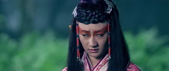 一只黑妖跑着跑着,突然就变成了一个美女,真漂亮