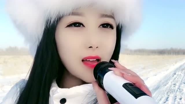 小姐姐翻唱罗大佑《你的样子》,嗓音甜美,唱得柔情似水!