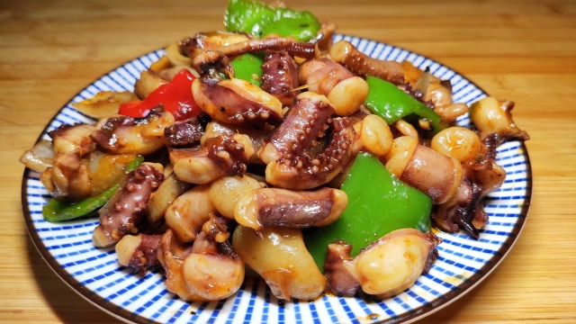 教你爆炒章鱼足的秘制做法,香辣脆嫩,做法简单家常,下酒下饭