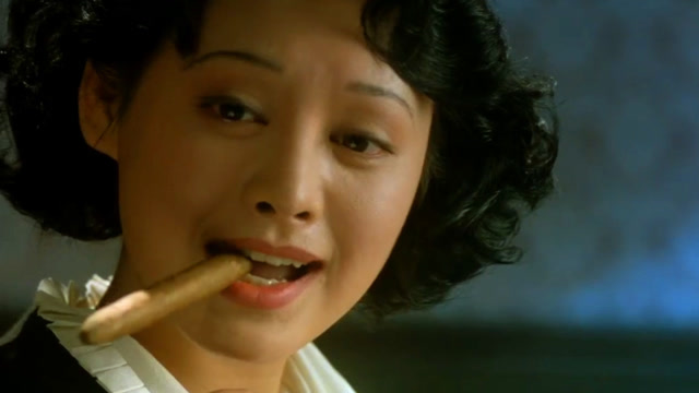 宁静年轻时真的太美了,就连抽烟都那么有韵味