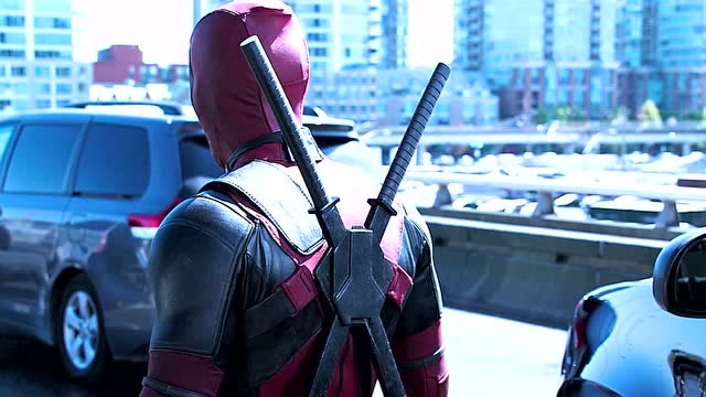 死侍背后的两把刀有多牛?漫威宇宙最可怕武器,实力比无限手套还厉害!