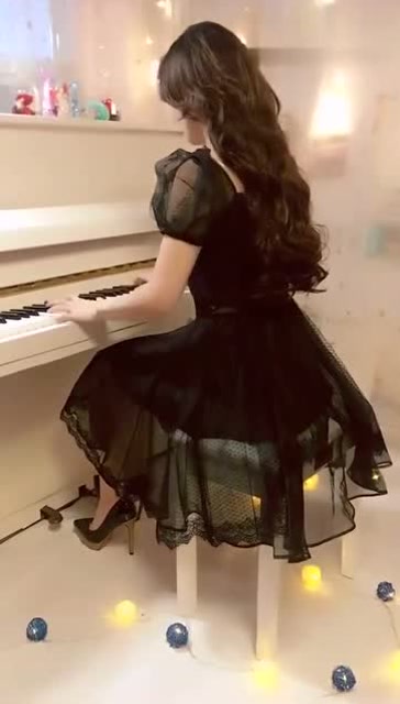 美女弹钢琴 红昭愿, 好听!