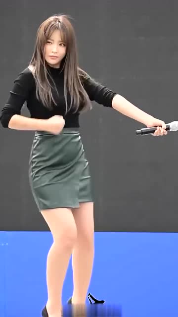 洪真英跳《打糕舞》, 这身装扮太美了,让人迷醉!