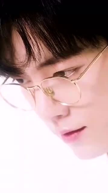 肖战戴眼镜,有种斯文败类的感觉