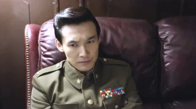 风云年代:梁铜上海街头遭到暗杀,不愧为老谍报员,化险为夷