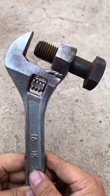 一个被工地埋没的人才,扳手都改装成这样,高手在民间!