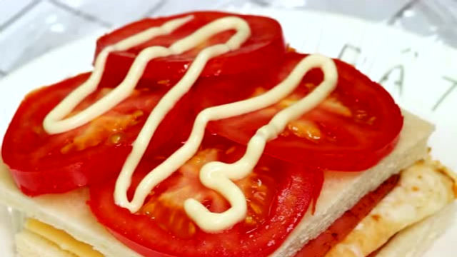 闺蜜做的巨无霸三文治,简直好吃到爆炸,肯德基的双层堡都没法比