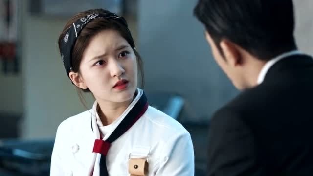 顾胜男告诉路晋,你不能同时吃两个女人做的菜,路晋竟然说她思维不正常