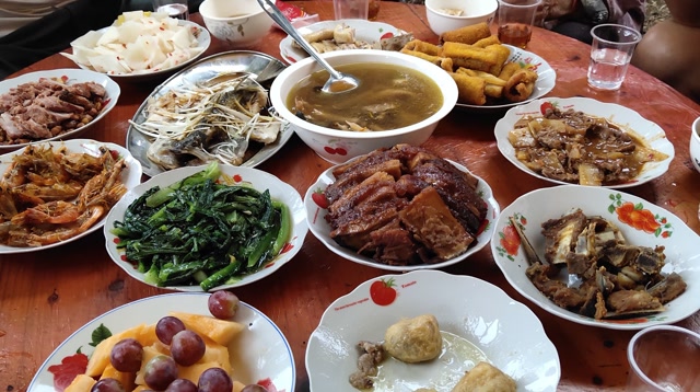 实拍广西农村结婚风俗宴席现场,祝福这对新人百年好合,大家觉得新娘