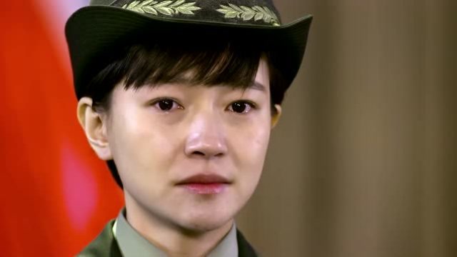 青春集结号:叶多多台上讲话,眼含泪水,竟说想要退学