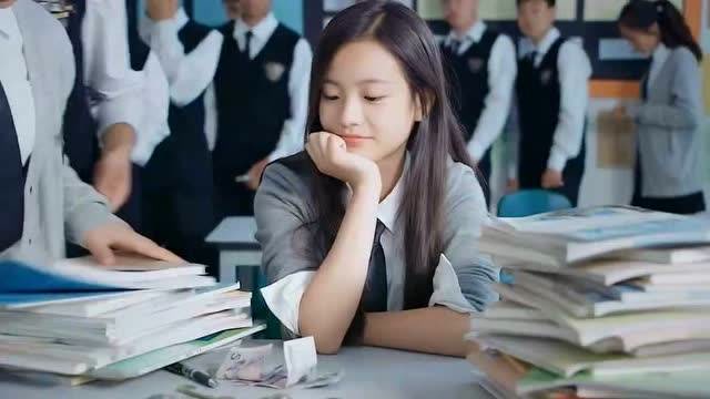 宣墨被外星人附体从此逆袭文能学渣变学霸武能一招杀四方