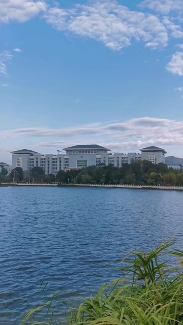 早安!云南文山华龙湖