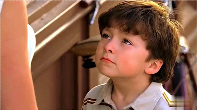 电影推荐:小男孩意外身亡不肯离去,只想见至亲最后一面