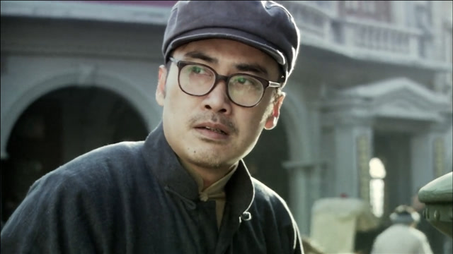 《风筝》第20集03:郑耀先失去身份证变身周志乾,依旧隐藏身份,秘密送