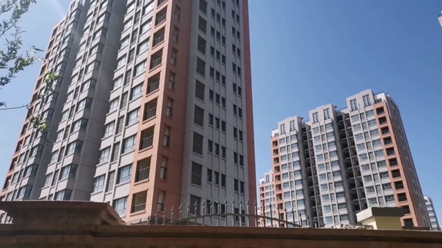 一起去丰南南孙庄看看,这里有好多楼啊!希望早日完工.