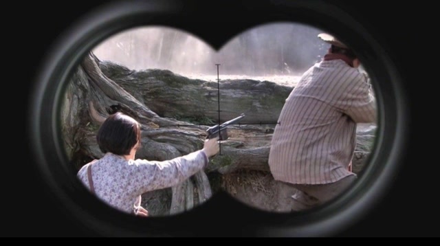 神枪之出生入死:女内奸想在背后放冷枪,可惜枪里没有子弹