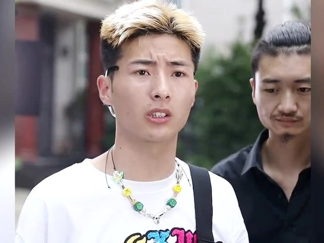 花一村的朋友太让他失望了他付出的是真心换来的却是寒心