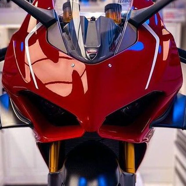 杜卡迪panigale v4r机车