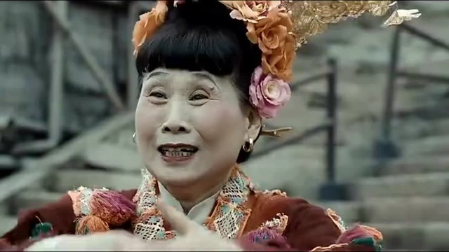 河神:小神婆在河边做法事,老神婆在河边絮叨,这段笑喷了