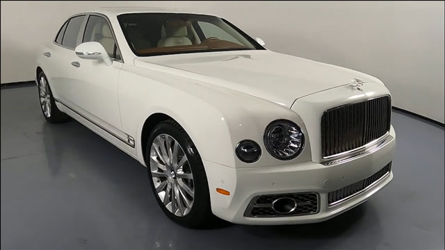 600万的2021款宾利慕尚到货,看到配置的那刻,才知道啥叫奢华