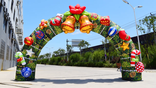 圣诞节日装饰铃铛糖果变色充气拱门,商业活动美陈道具!
