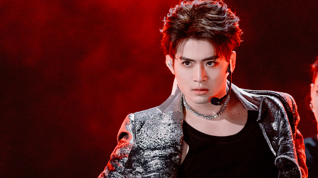 力丸成团回顾:神级编舞完美卡点燃炸