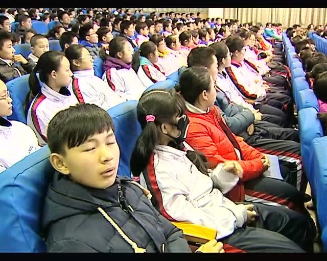 阿紫走进北京通州运河中学大型诗歌朗诵会(通州电视台专题报道)