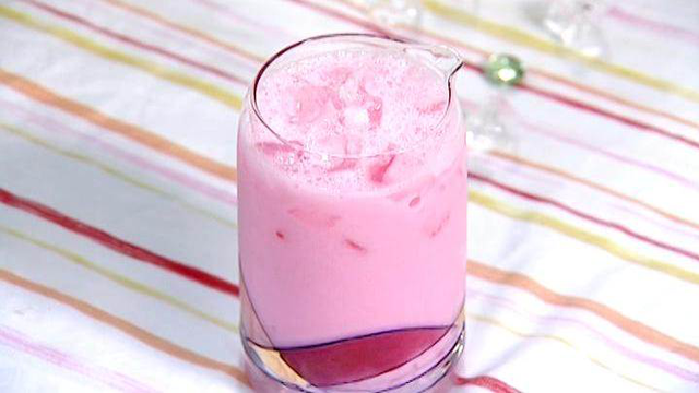 饕客态度:椰果草莓奶茶