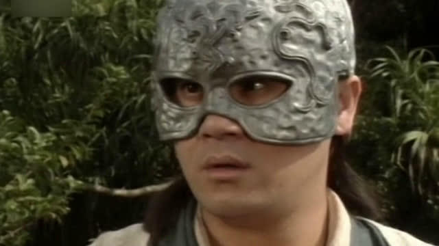 阿紫给游坦之戴铁头罩,试毒折磨他,游坦之却因祸得福练会易筋经