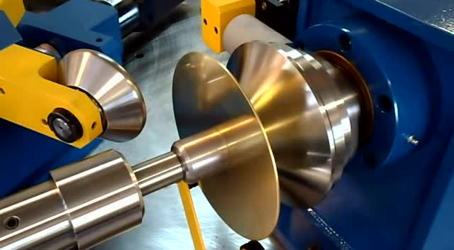 利用旋压技术制作的铜灯灯罩