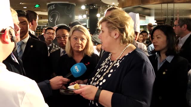挪威首相访华:上海试吃北极鳕鱼推广挪威海产