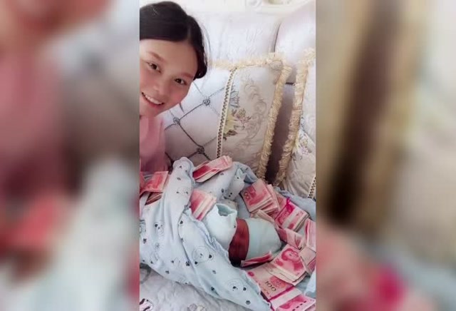 儿子过个满月,礼钱收了十来万,要发了!