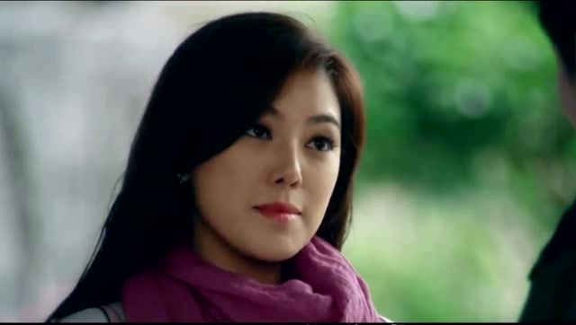 这个不是《爱情公寓》里的秦羽墨吗?大美女到哪里都有人搭讪