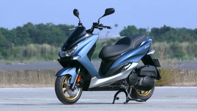 上班族期待的雅马哈smax 踏板摩托来了 2018款