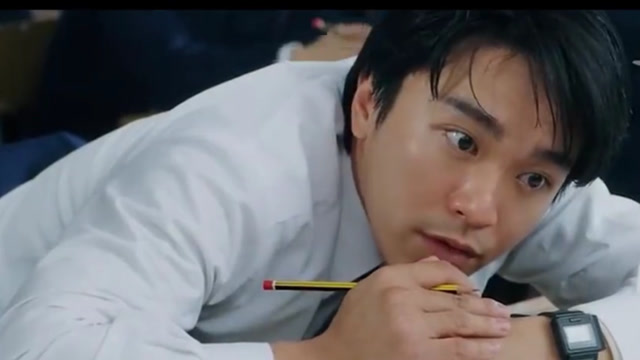 搞笑电影作弊片段混剪,一招比一招高明,周星驰你这样作弊不累吗