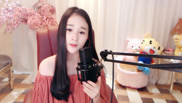 yy美女沈曼 好久没听到这么动听的旋律了!这音声比人还美!