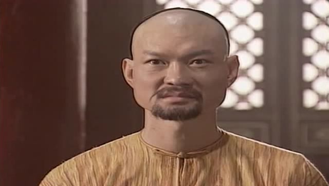 太极宗师:杨昱乾代师陈正英出战端王爷轻松胜出,名声大噪!