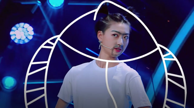 美人鱼赵思凡扮螃蟹横着走 怕是要成精了