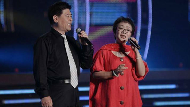 谢莉斯王洁实演唱世界名曲红河谷时光荏苒歌声依旧