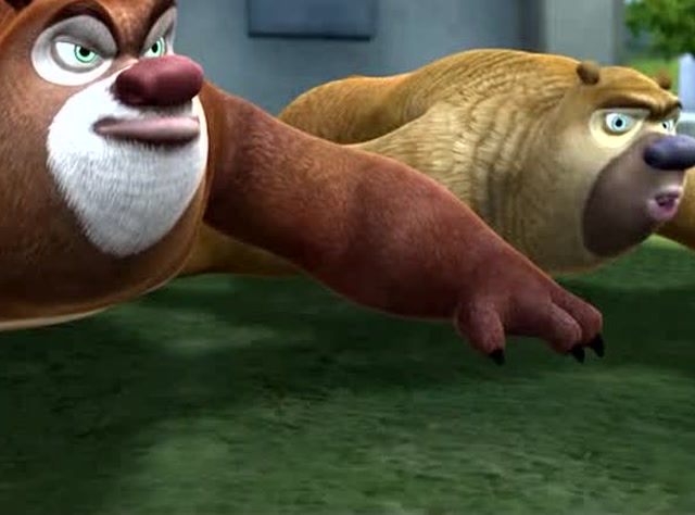 熊出没:翠花教熊大熊二踩高跷,他们学的很认真