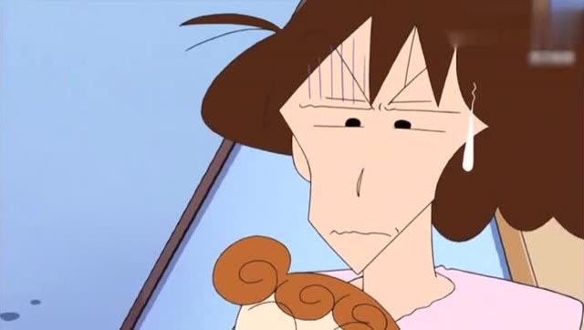 蜡笔小新的爷爷跟外公都非常喜欢小葵,结果看到别人抱小葵就生气!