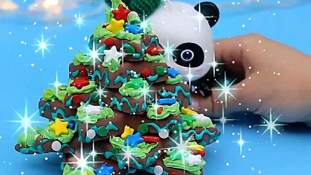 宝宝巴士:益智玩具,奇奇妙妙用彩泥做的圣诞树,真的好漂亮!