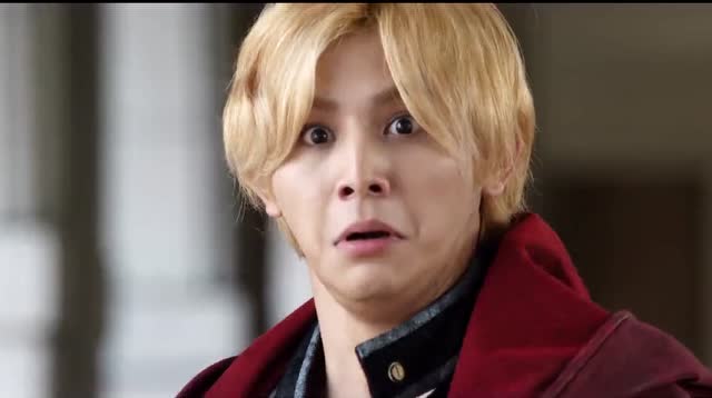 爱德华和温莉超甜的, 休斯中校旁边一脸很懂的样子