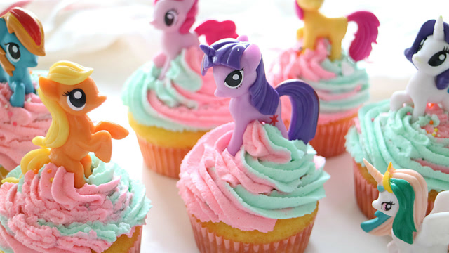 儿童节小马宝莉炫彩杯子蛋糕