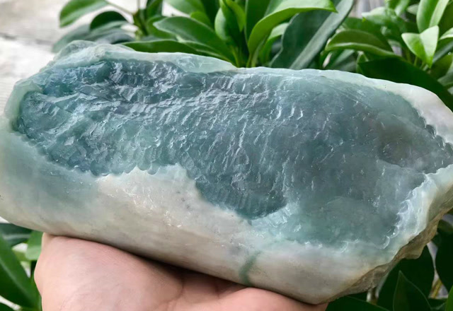 3.1吨重亚洲一号翡翠原石,专家给出估价竟然高达100亿