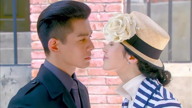 烽火佳人:闵茹不断调戏周霆琛,周霆琛无奈把枪掏了出来