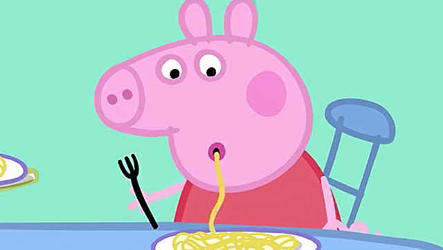猪爸爸听见佩奇吃面的声音特别大,过去笑了笑它