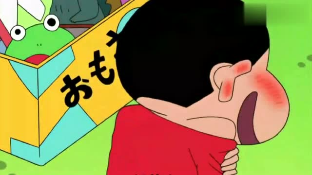 蜡笔小新:爸爸帮小新换衣服小新竟然害羞!
