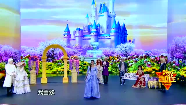 关晓彤化身灰姑娘演绎另类童话故事,不喜欢宫廷舞却偏爱广场舞!