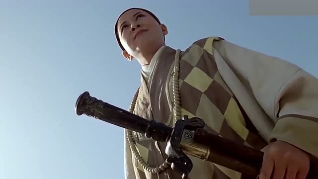 张三丰出手教训灭绝师太,怒扇耳光夺下倚天剑,太霸气了